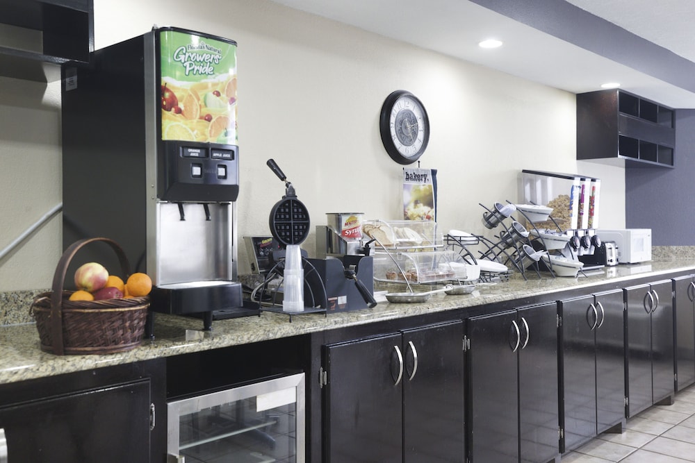 Meridian Vacations - Microtel Inn  Suites by Wyndham Meridian - Property Image 13