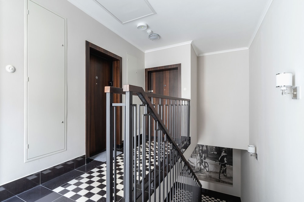 Studio Rakowicka 14 by Renters view 5