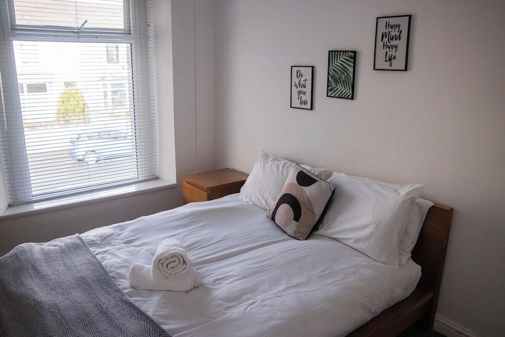 City Centre 6-bed Swansea Getaway