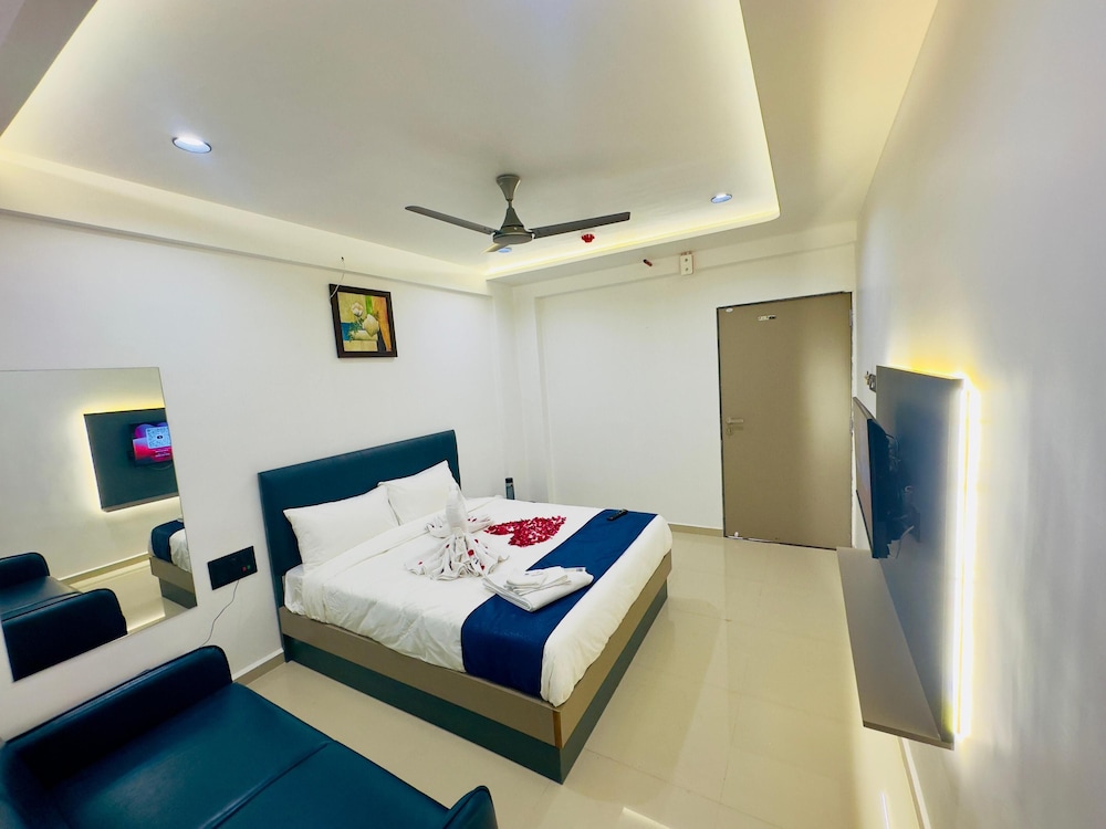 Hotel Soya - Best Hotel AC Rooms Surat