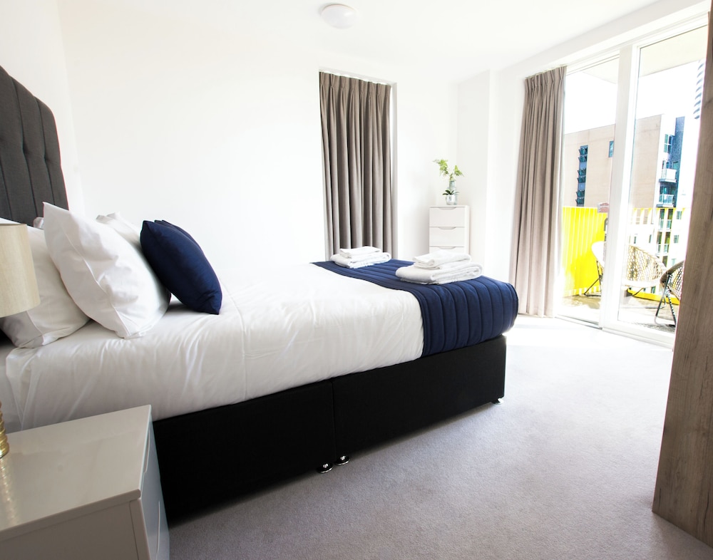 Millharbour Apartments By Charles Hope