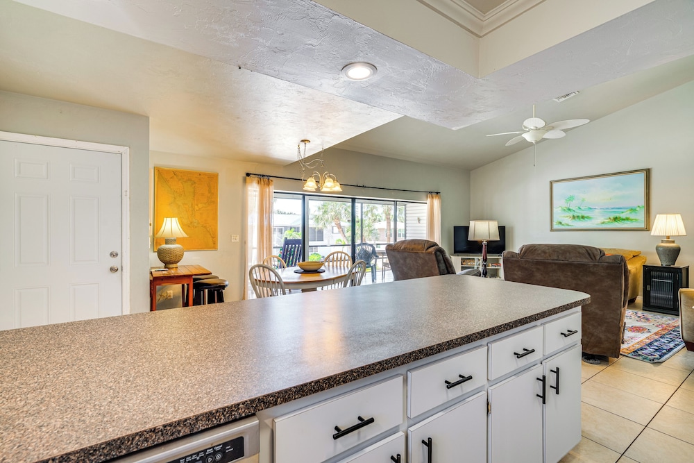 Walk to Sugar Sands: Retreat in Fort Myers Beach