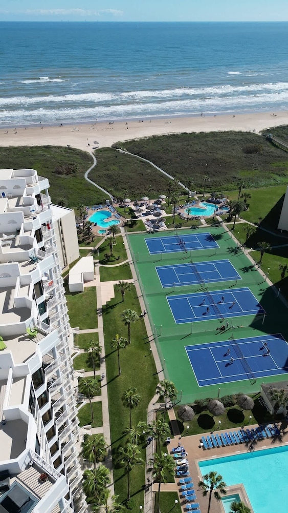 Saida Beachfront Luxe Condo Two Heated Pools 2 Bedroom Condo
