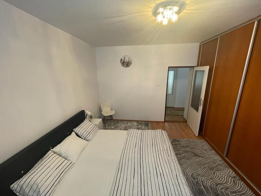 Beautiful 4 Bedroom House With a Relaxing Garden view 4