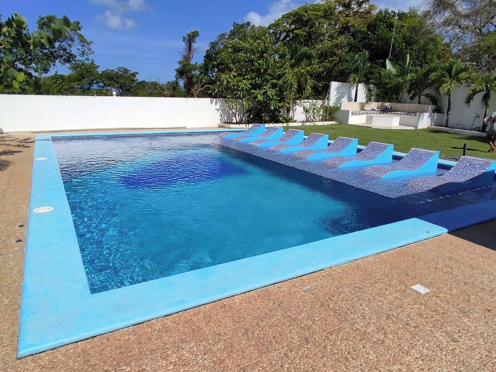 Natural Pool Villa Perfect for Families