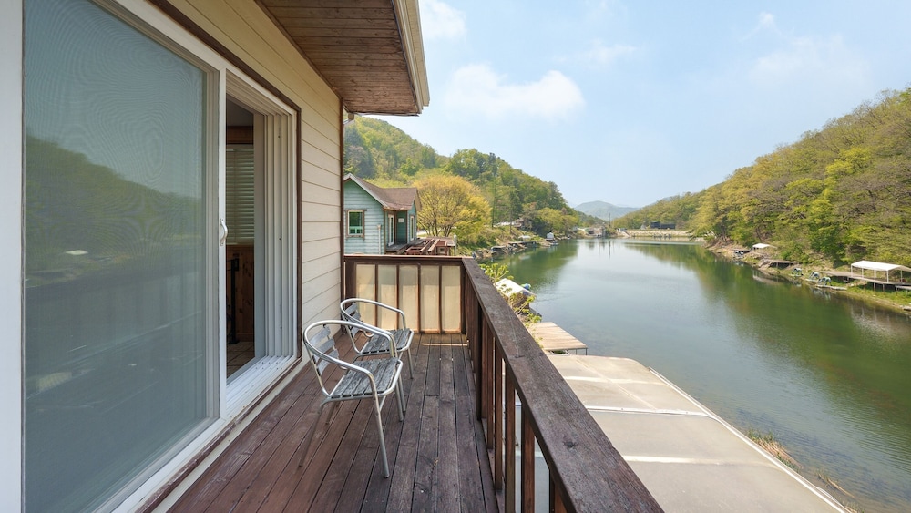 Gapeong Eoneunal Spa Pet Pension