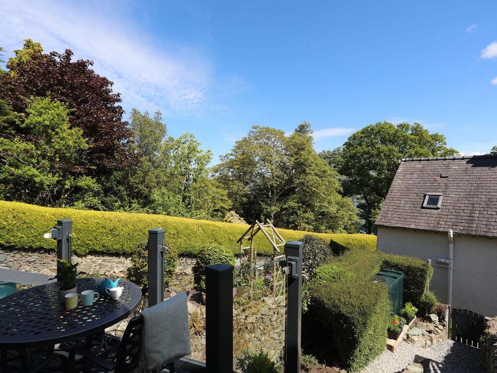 Bryn Teg Cottage view 3
