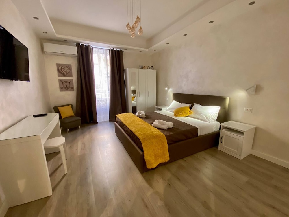 Apartment Near the Colosseum With Metro Line A a 2-minute Walk Away