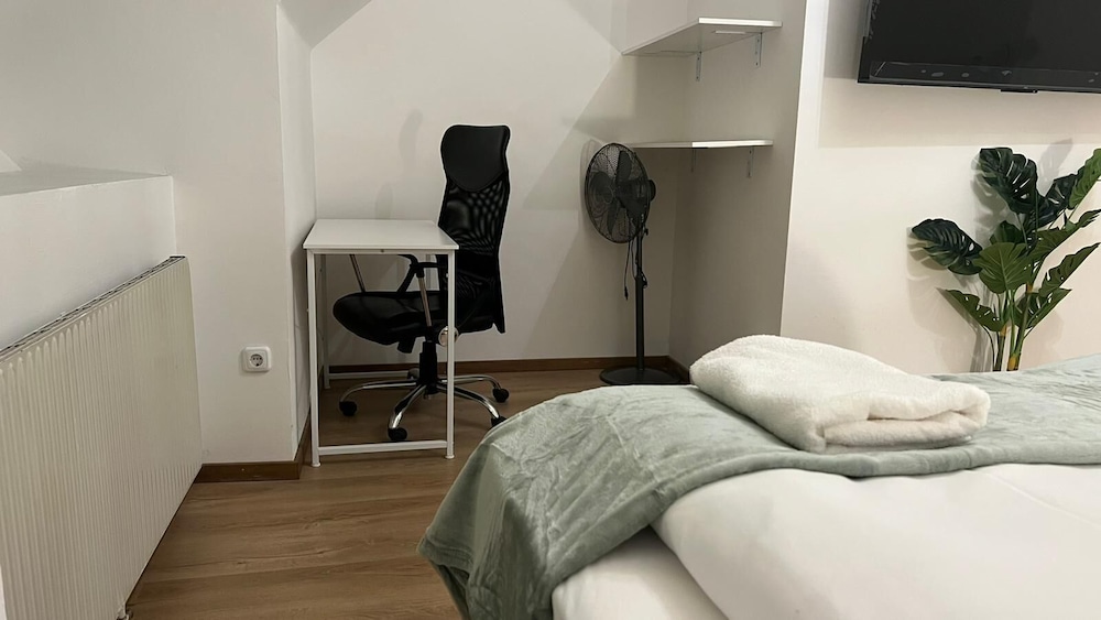 Cozy Room With Balcony Near Rennweg