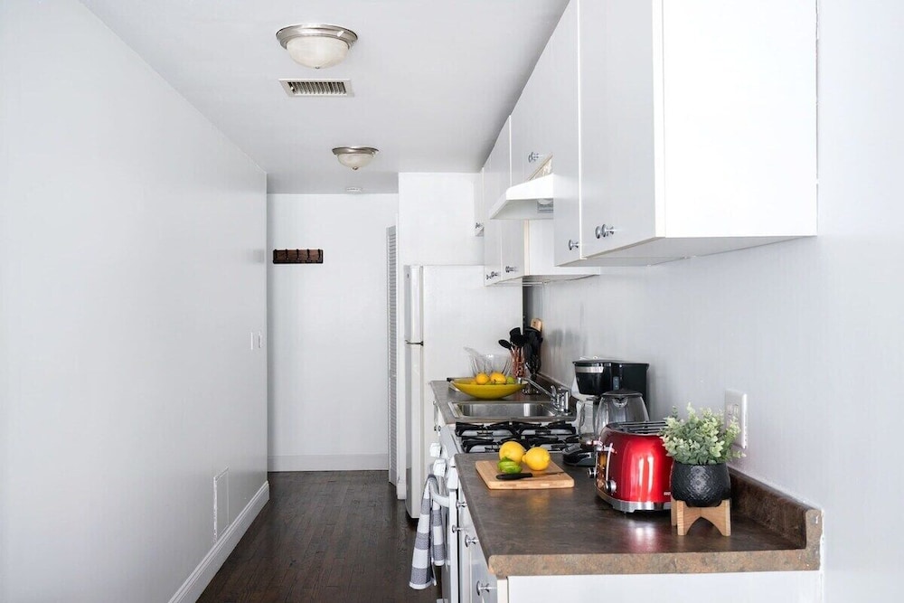 1435 UES Apartment
