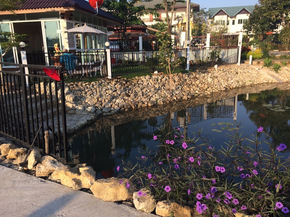 ThanaVill Resort