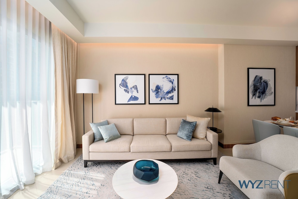 Posh 2 BR in Address Opera Mall Access