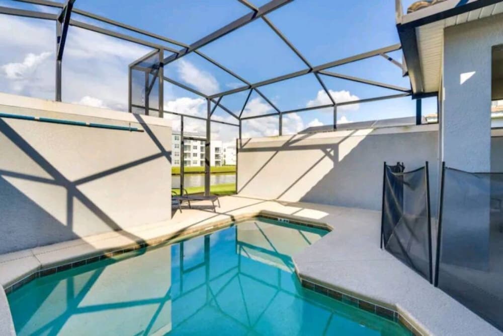 Free Amenities Spacious Home King Beds