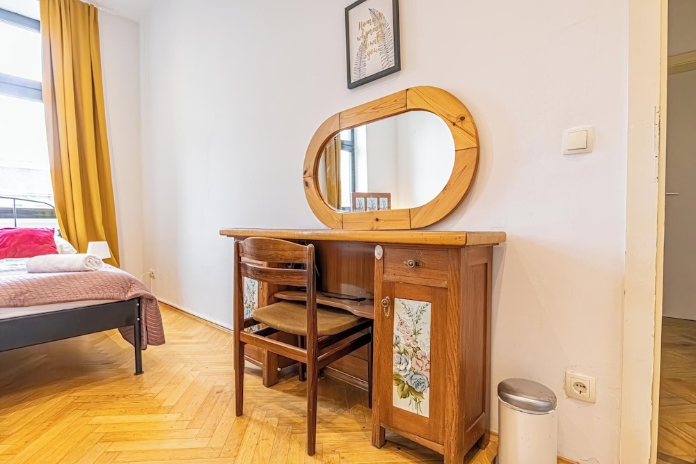 Cozy 4BR Apt Garden Close to Danube