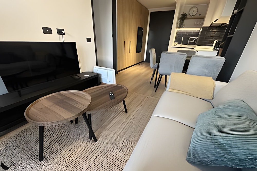 Oceana Suites San Eugenio