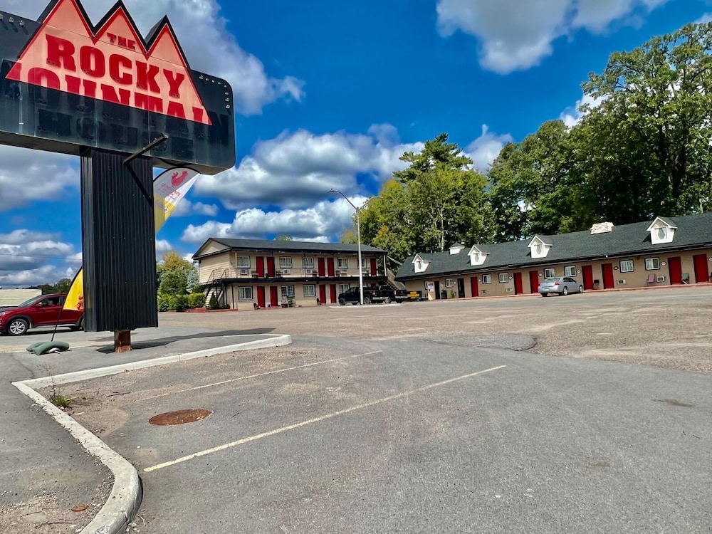 Rocky Mountain Lodge & Suites
