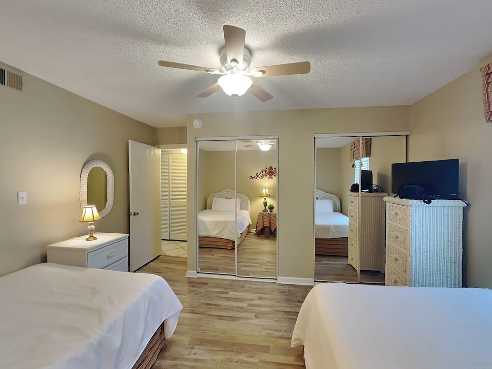 Emerald Isle #400 by Southern Vacation Rentals