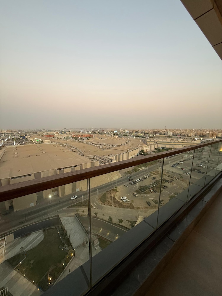 Alsawah Wide 3BR APT in aeon towers