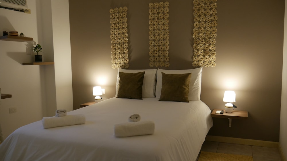 Park View Hostel & Suites