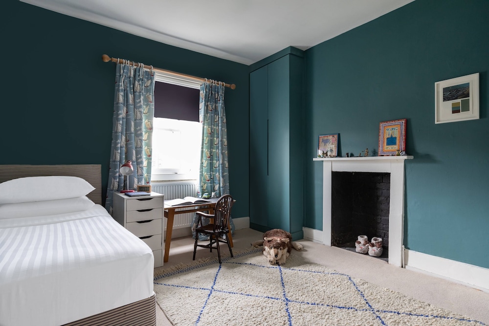 Rochester Road II by Onefinestay