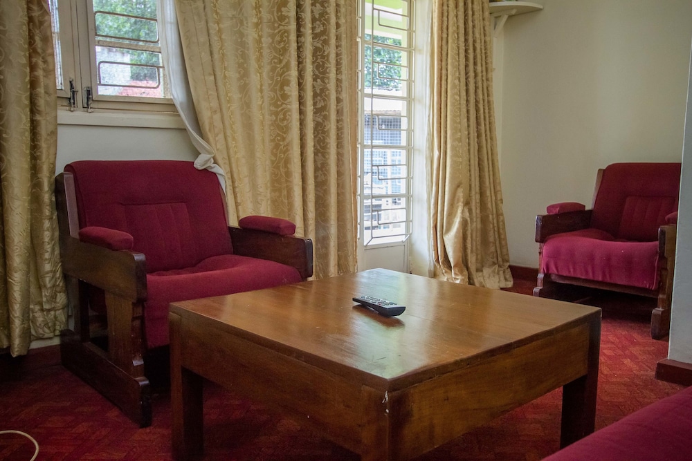 Emirina Travel Hotel