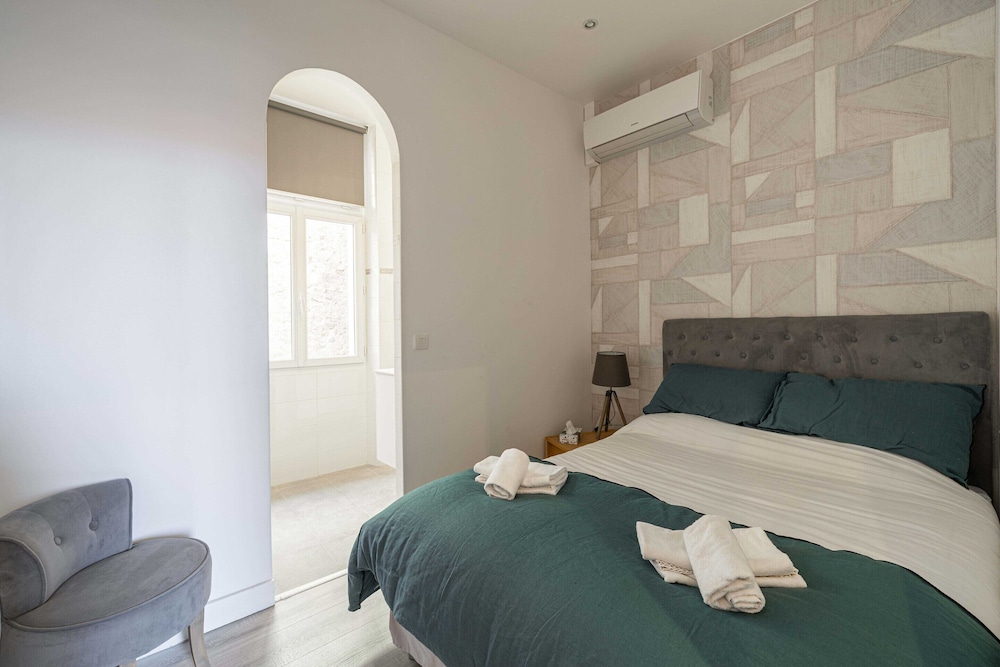 Beautiful Renovated Apartment - Carre D'or - 1br/2p photo 3