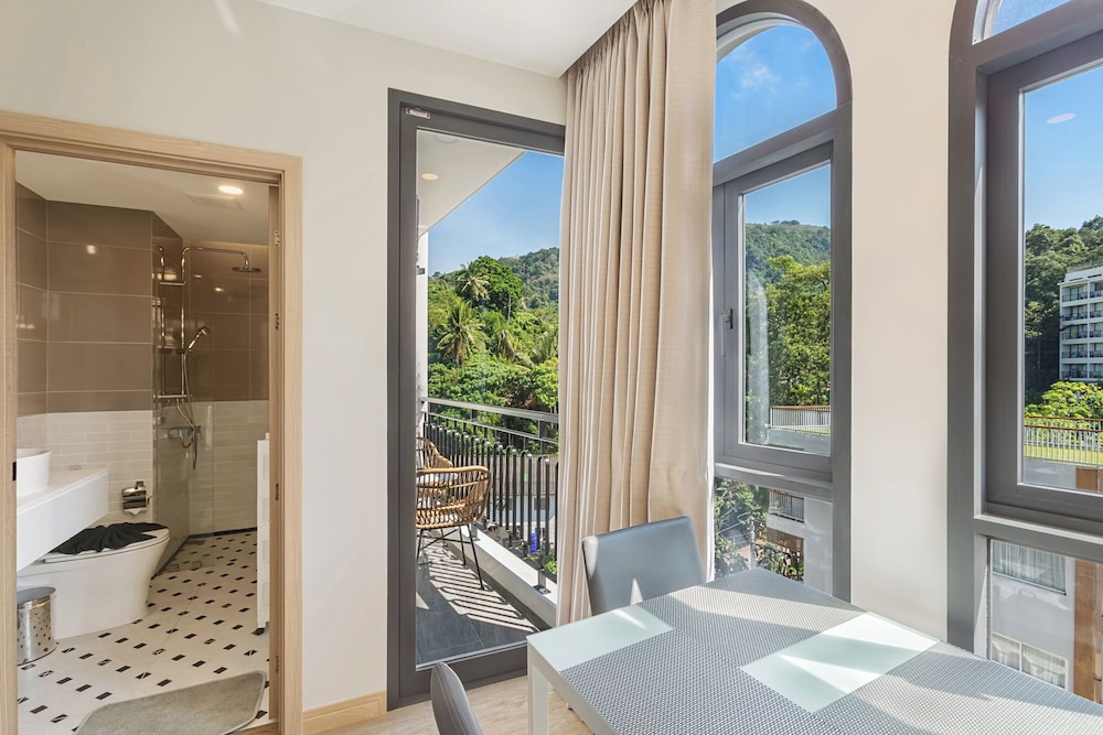 One bedroom Palmetto Condo Karon A608