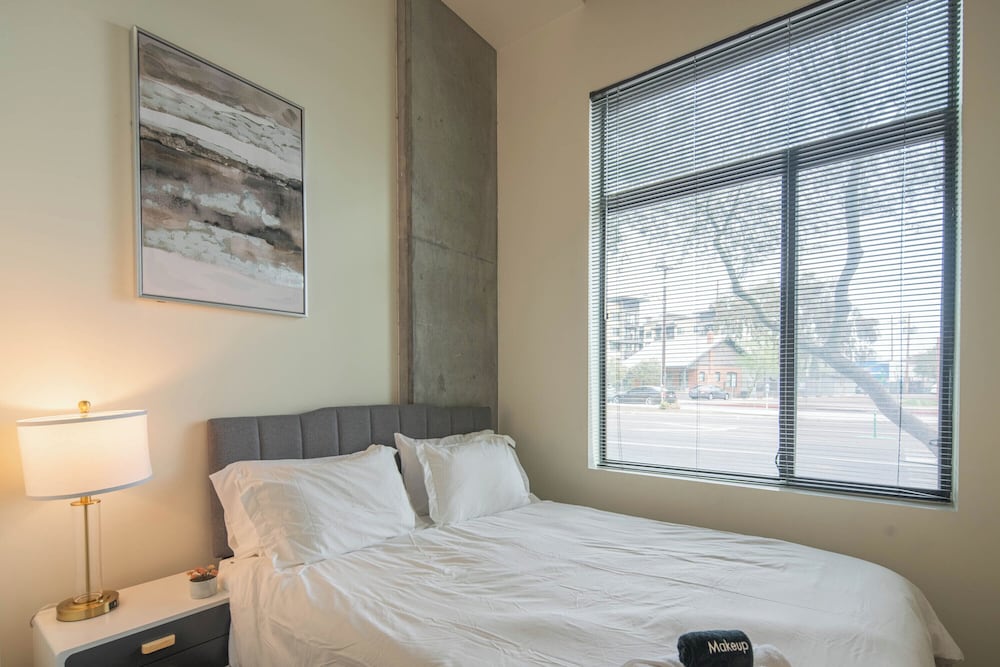 ROVE LIVING/KL - Roosevelt Point