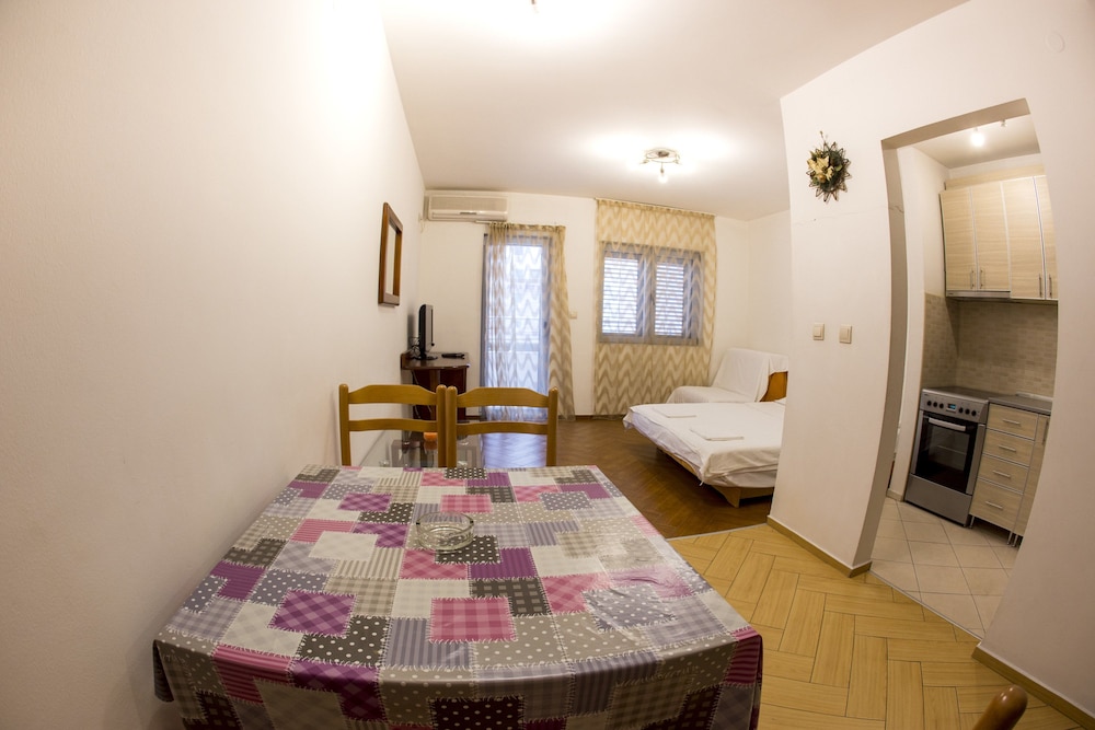 SMS Apartments