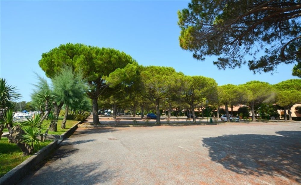 Cozy Duplex in Green Area of Lignano