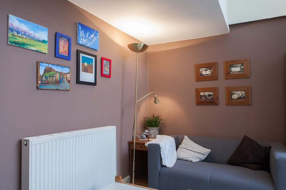 Amazing 4 Bedroom Apartment Just Off The Meadows