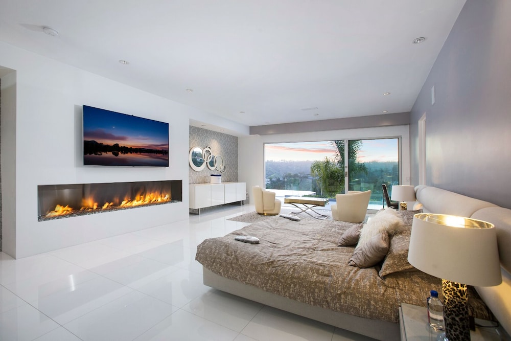 Ellison Estate - Image 4