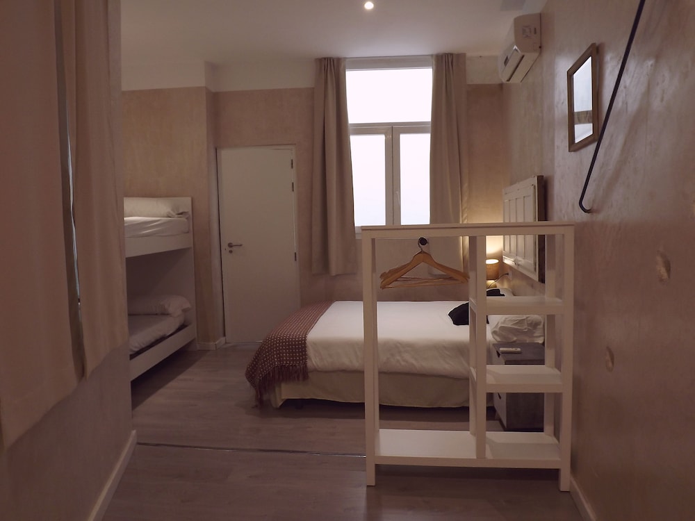 ISA SEVILLA Suites
