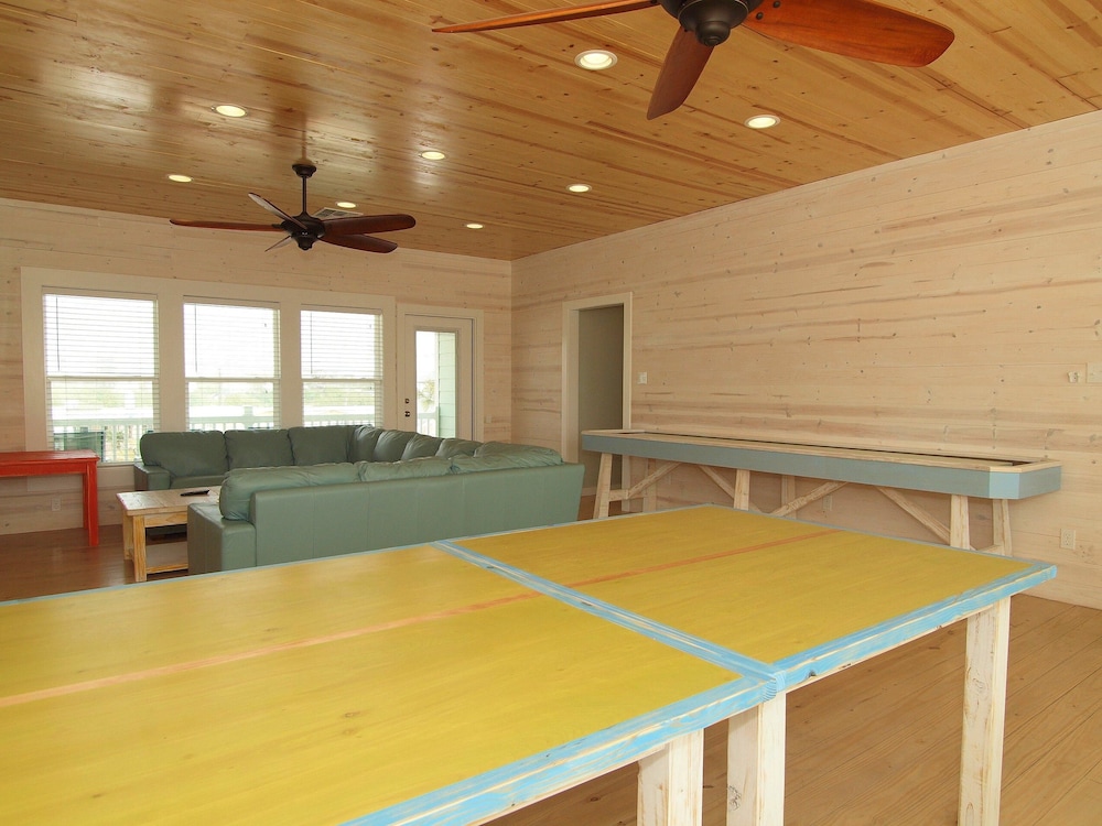 Beach Club Clubhouse 4