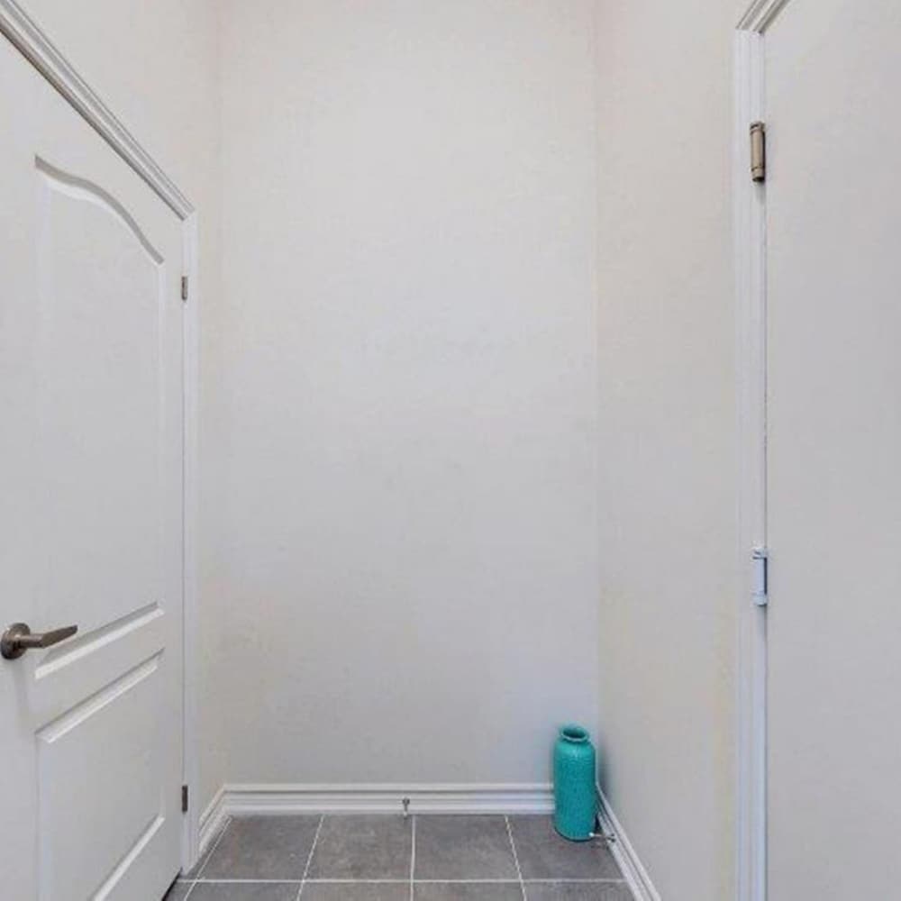 Georgina. New 4 Bedroom House Near Lake Simcoe