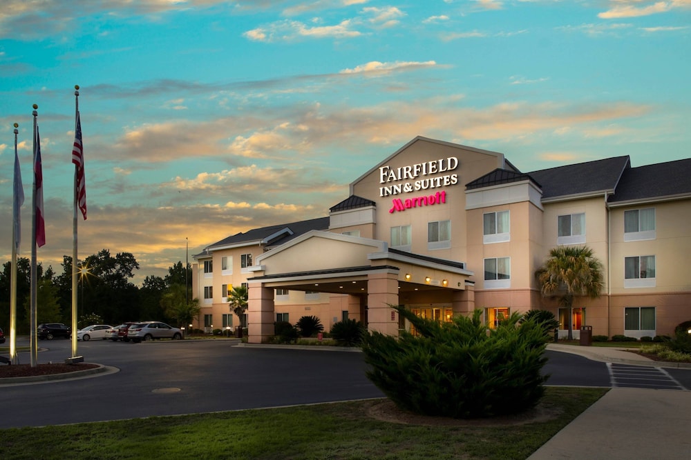 Milledgeville Vacations - Fairfield Inn  Suites Milledgeville - Property Image 3