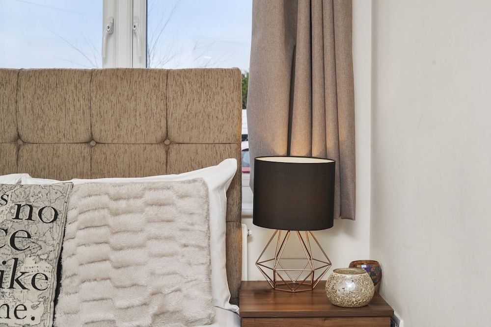 Heathrow Living Serviced Apartments by Ferndale