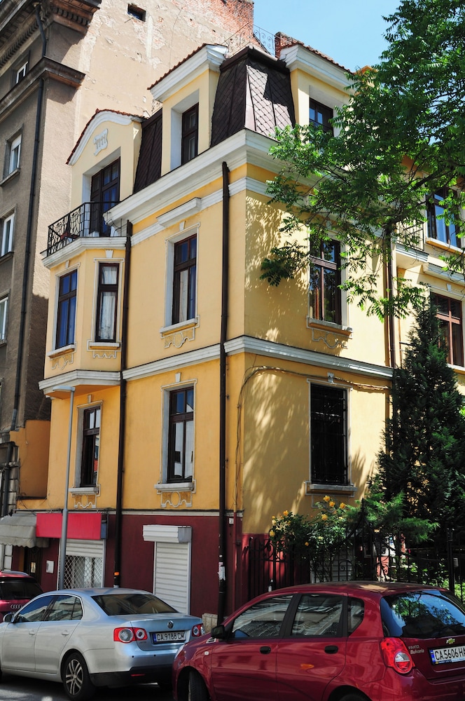 Lopera Guest House
