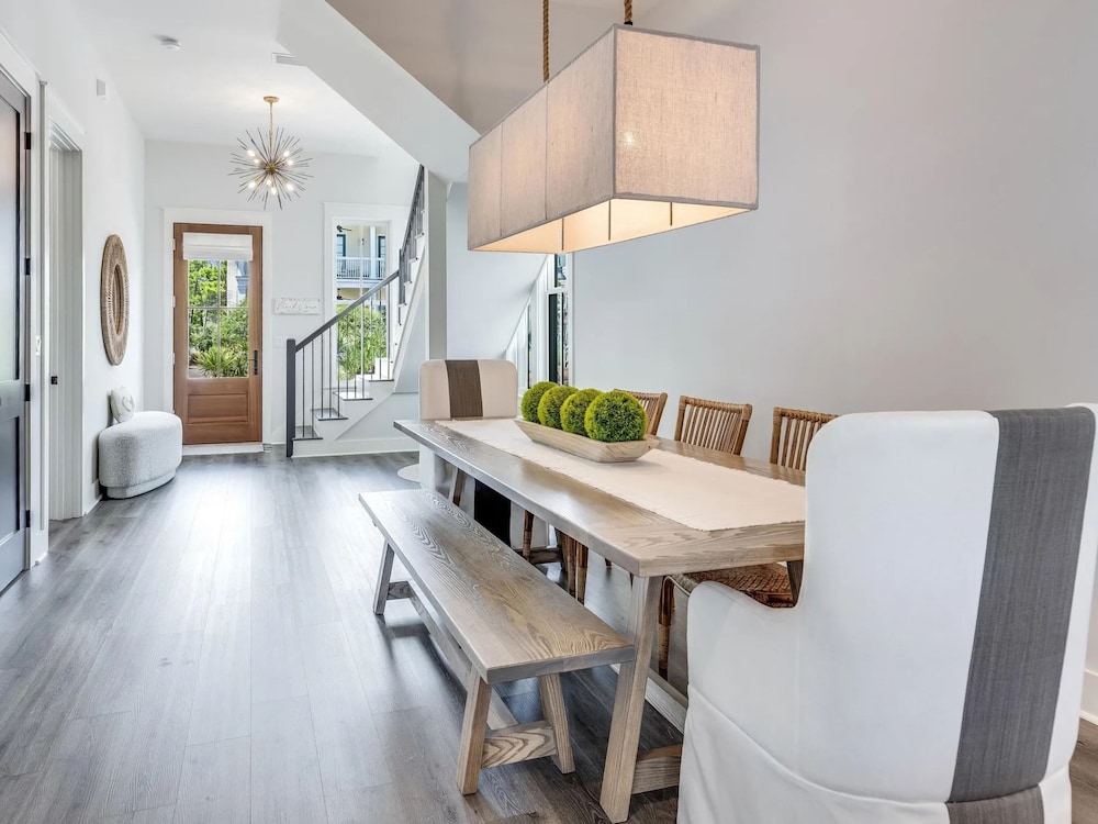 Honeybee by Southern Vacation Rentals