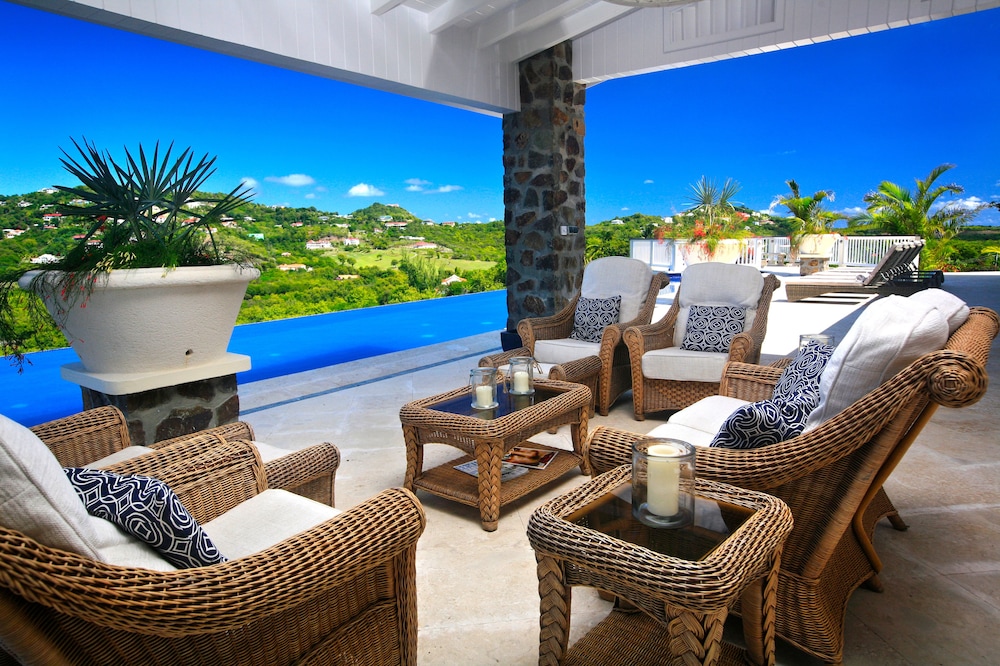 Villa Atlantis