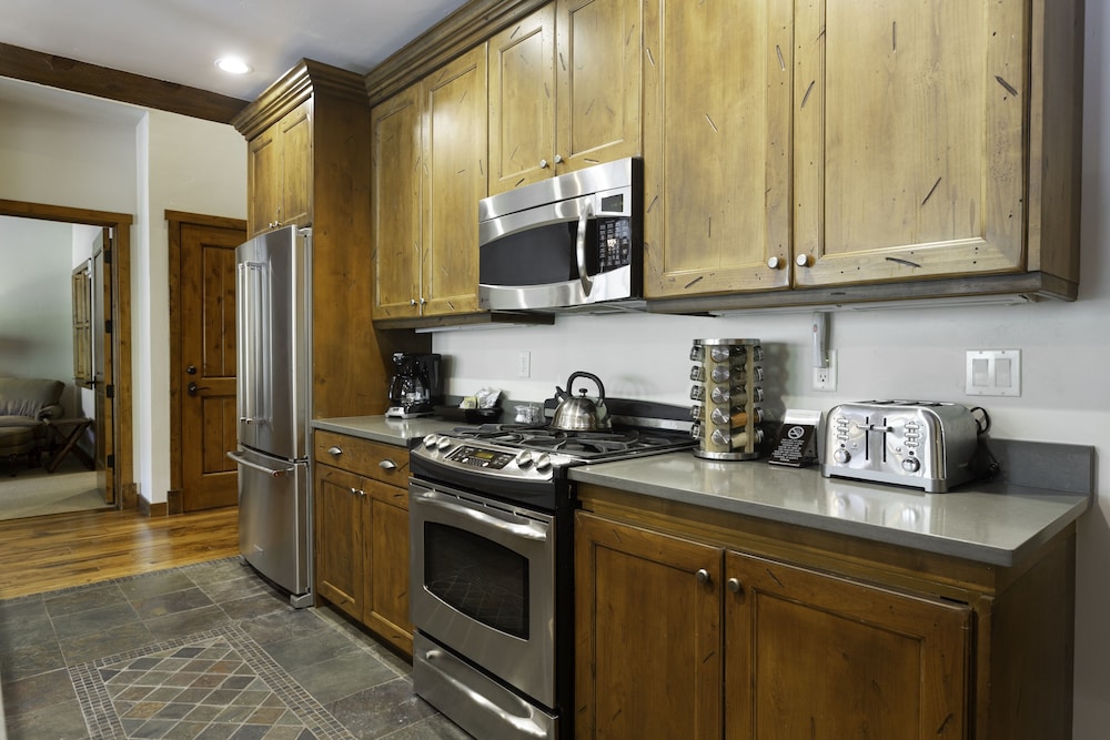 3 Bedroom Condo with Spa - Silver Baron Lodge 3 Condo