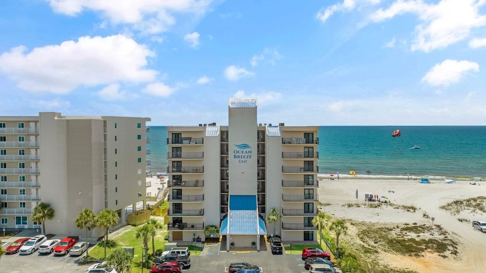 Ocean Breeze East 703