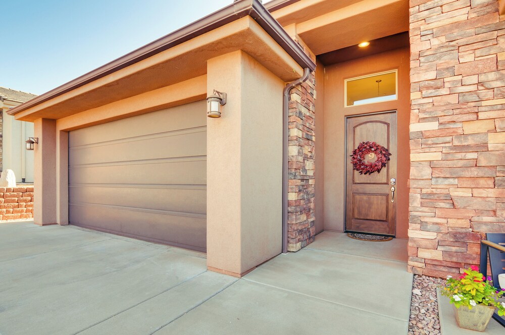 Zion Area Home w/ Scenic Views & Private Hot Tub! view 4