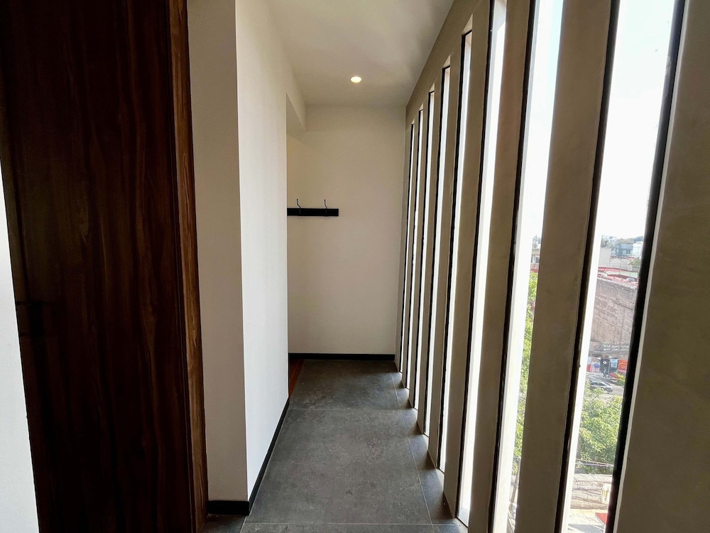 w Amazing 2BR With Elegant Balcony in Roma Nte