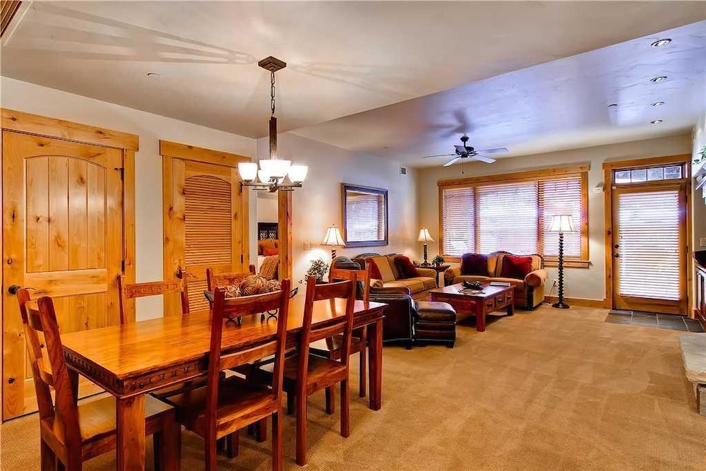 6107 Bear Lodge, Trappeur's Crossing Apartment 3