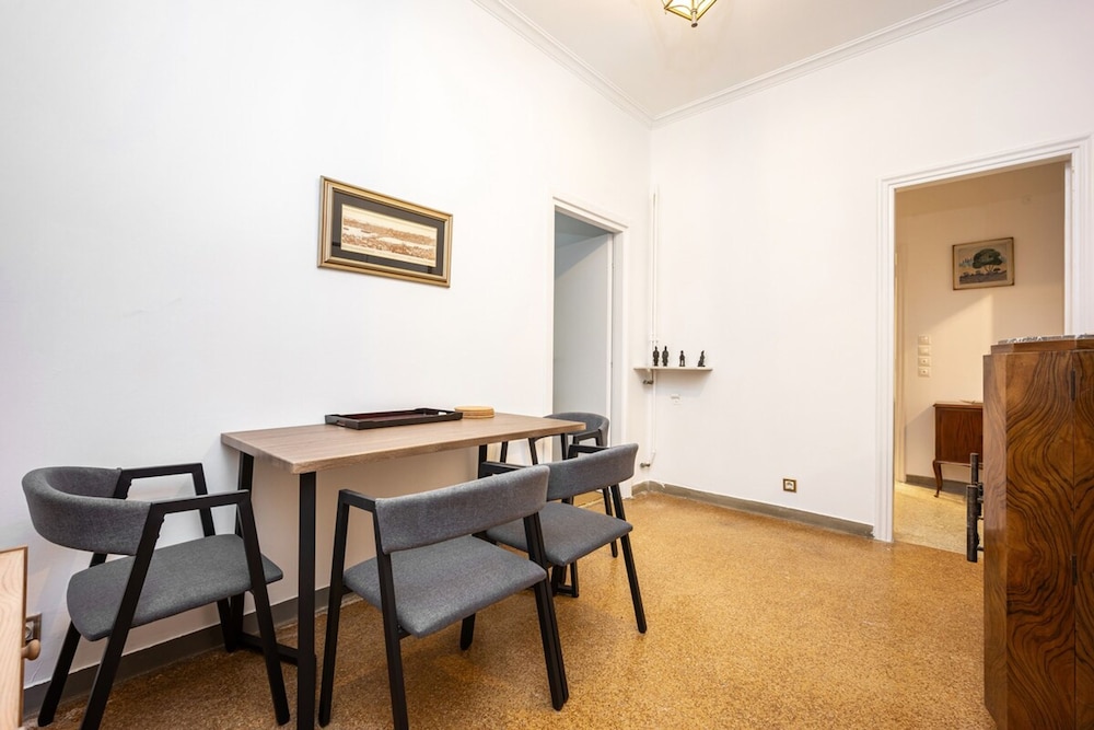 Central Athens 2 Bedroom Apartment in Kolonaki