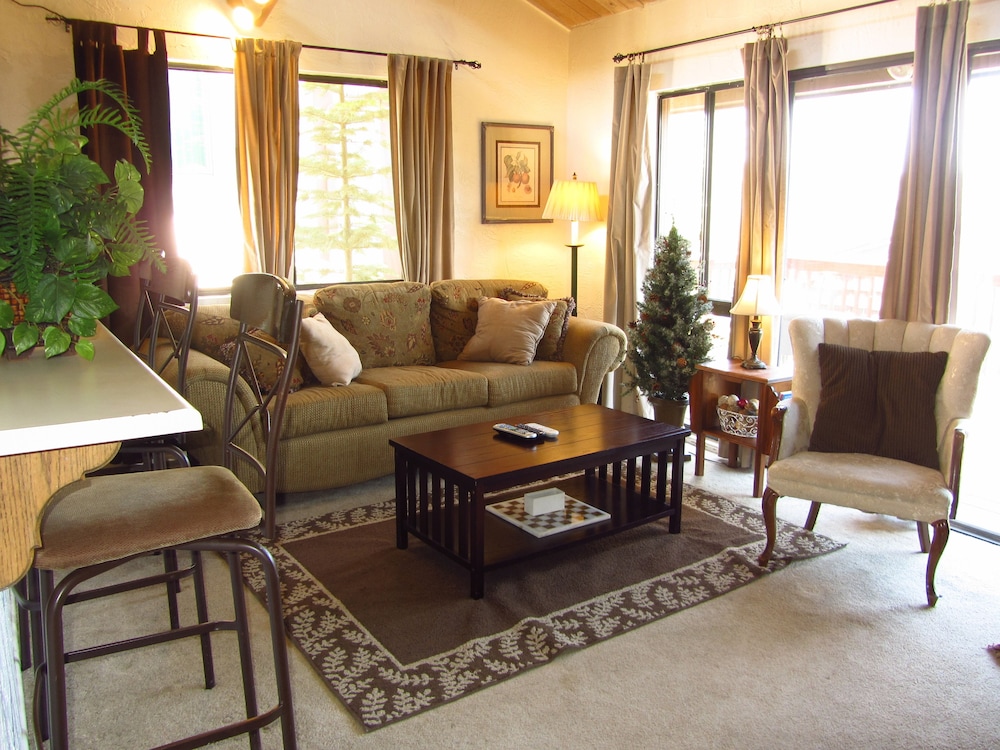Snow Summit Townhouse Rentals & Sales