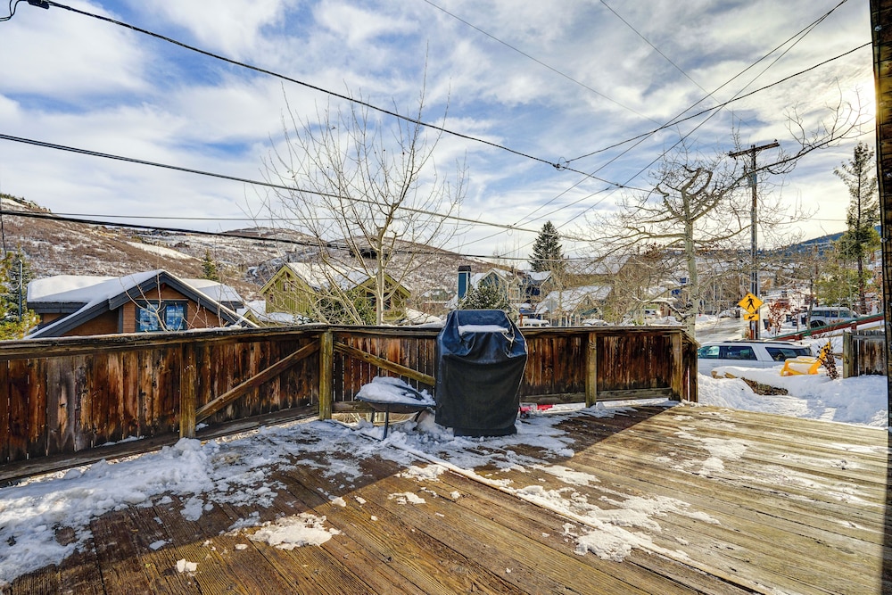 Half-mi to Park City Mountain: Cabin w/ Hot Tub!