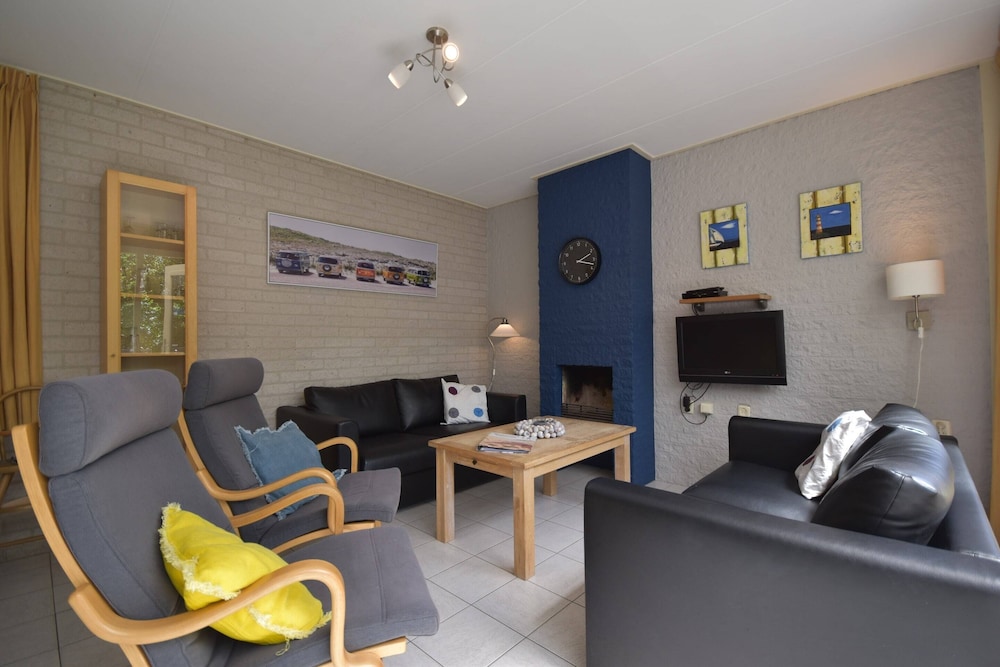 Fireplace Bungalow in Family Park