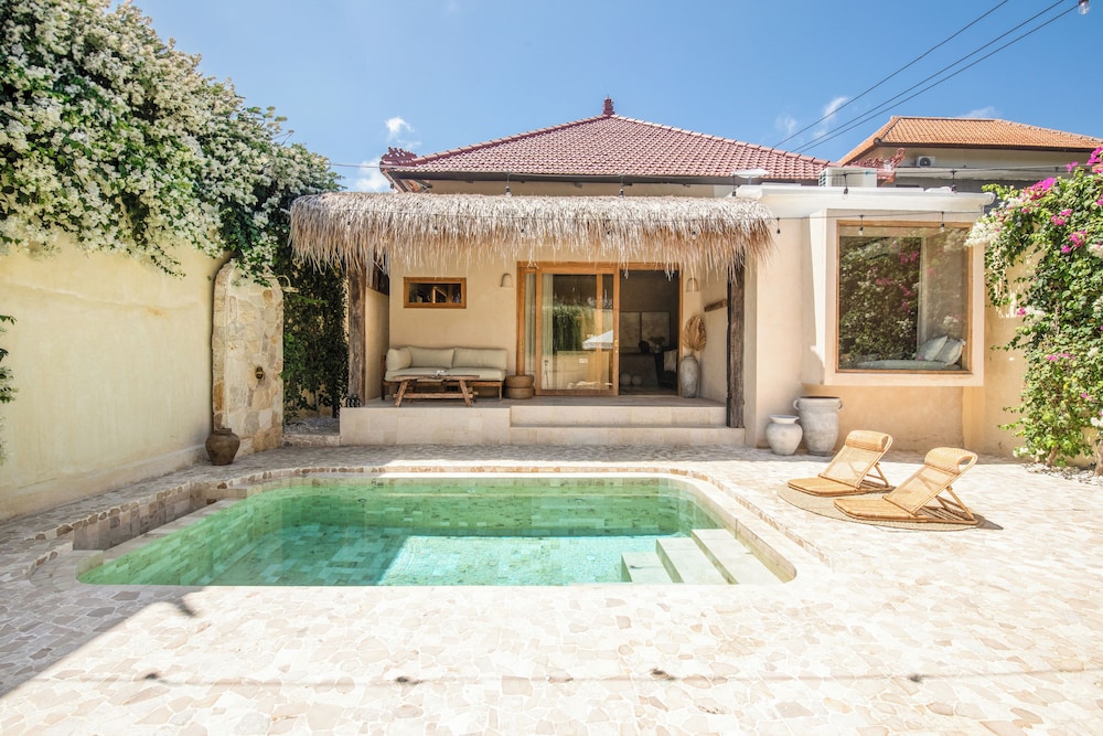 Serene 3BR Villa With Stylish Interiors, 2 Mins to